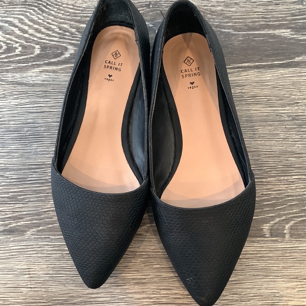 Call It Spring women’s size 5 vegan leather flats
